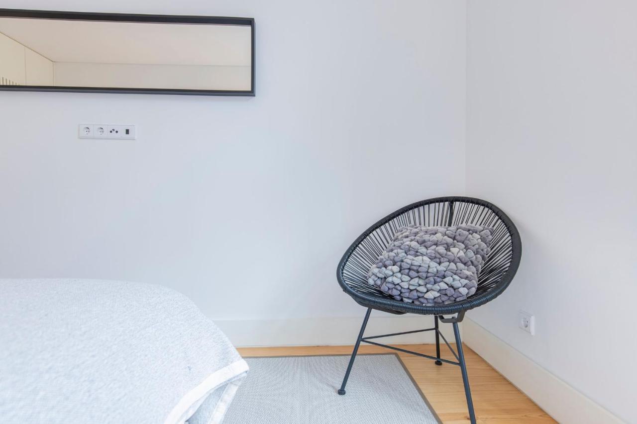 Modern Rustic Flat In Santos By Lovelystay Lisboa Екстериор снимка