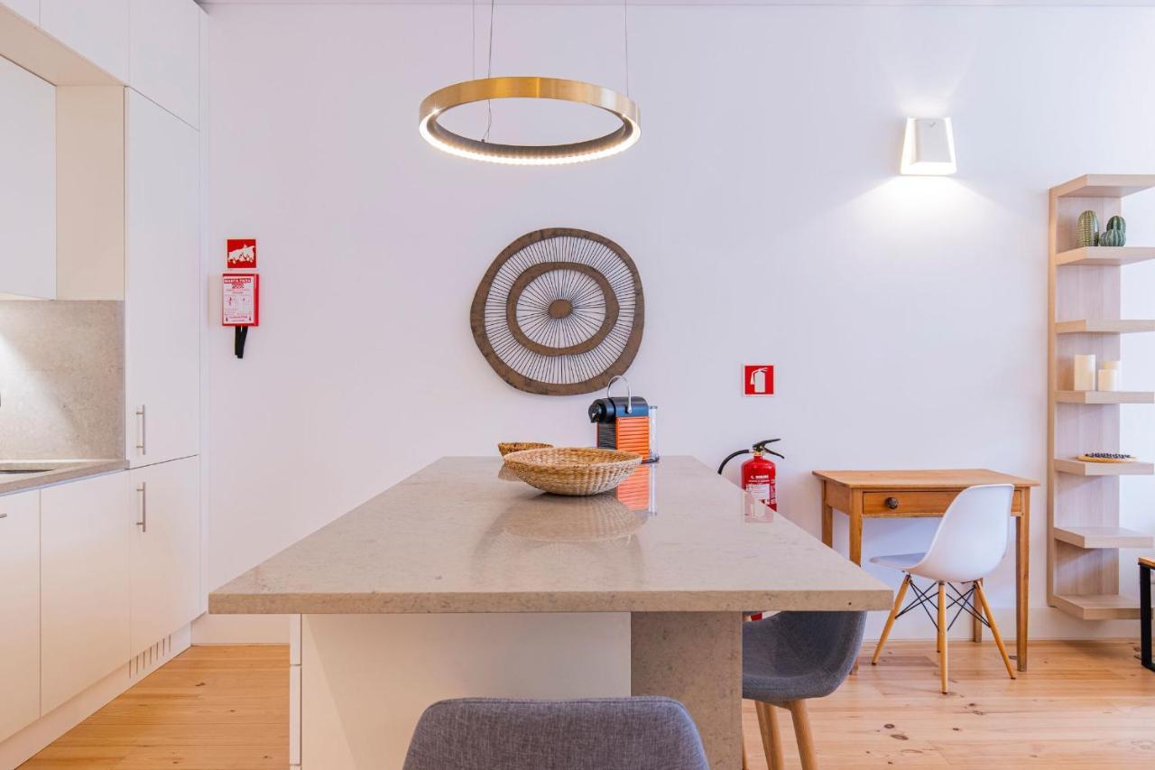 Modern Rustic Flat In Santos By Lovelystay Lisboa Екстериор снимка